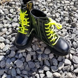 Dream Pairs Kids Combat Boots. Kids/girls size 10.  Black with neon laces